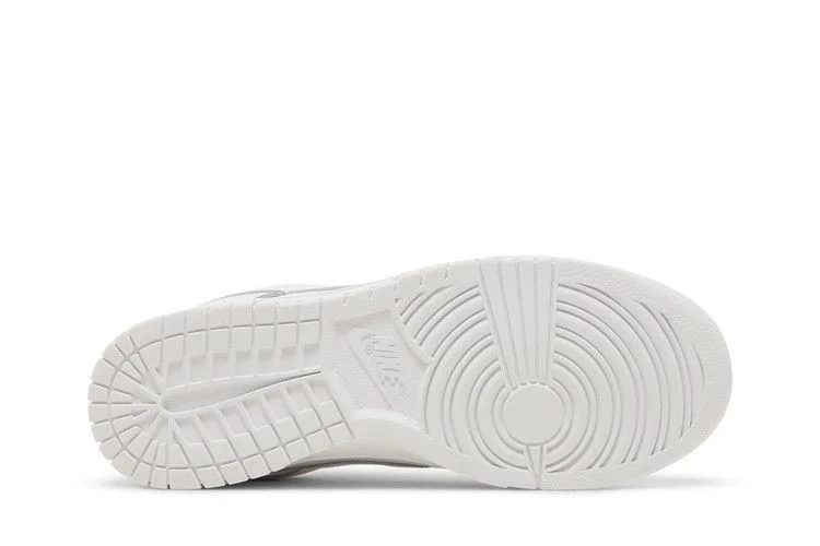 Кроссовки Nike Wmns Dunk Low 'Triple White'