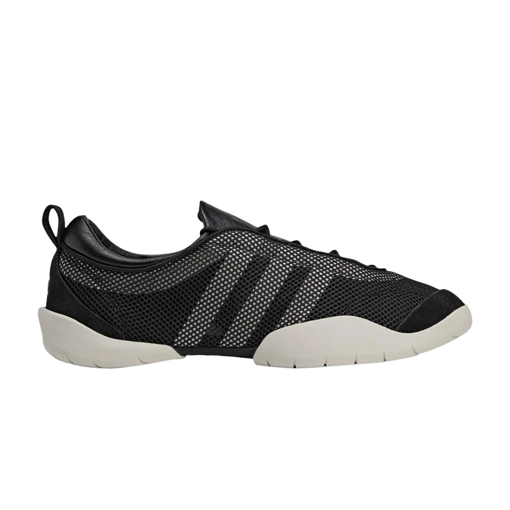 Krossovki-adidas-Y-3-Regu-Black-Talc