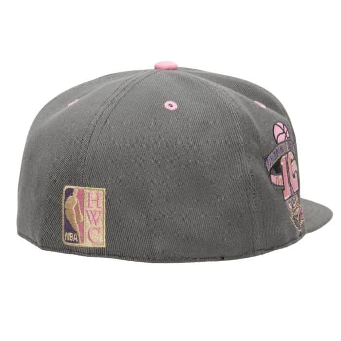 Бейсболка Mitchell & Ness Lavender Dreams Fitted HWC Charlotte Hornets Hat