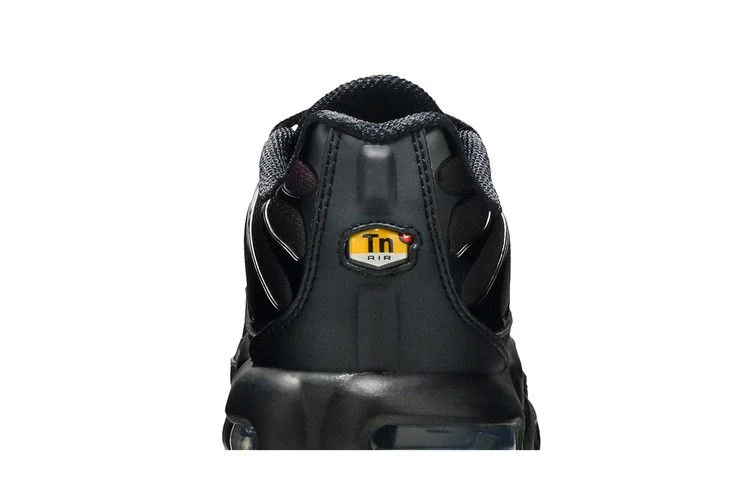 Krossovki-Nike-Air-Max-Plus-GS-Black-Crimson-6