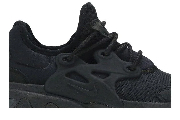 Krossovki-Nike-React-Presto-GS-Triple-Black-1