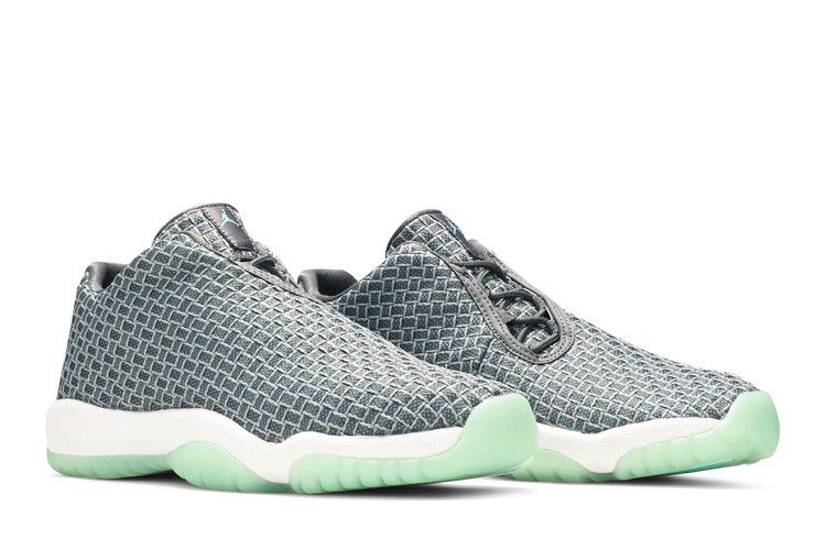 air-jordan-future-low-gs-wolf-grey-724813-006_07