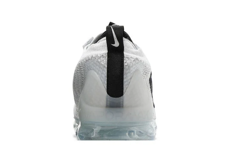 Krossovki-Nike-Air-VaporMax-2021-Flyknit-Monochrome-6