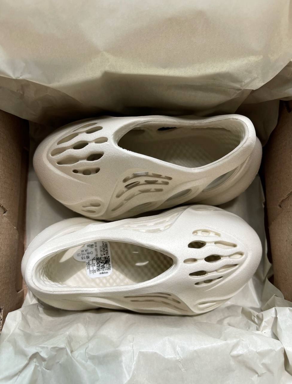 adidas-Yeezy-Foam-Runner-Infants-Sand-3