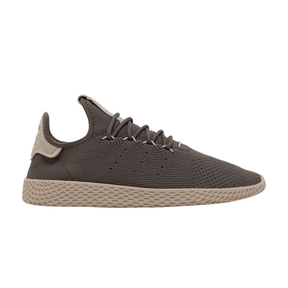 Krossovki-Pharrell-Williams-x-adidas-Tennis-Hu-Cinder-Light-Brown