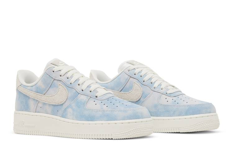 wmns-air-force-1-low-clouds-fd0883-400_07
