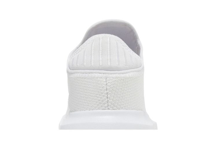 swift-run-x-triple-white-fy2117_06