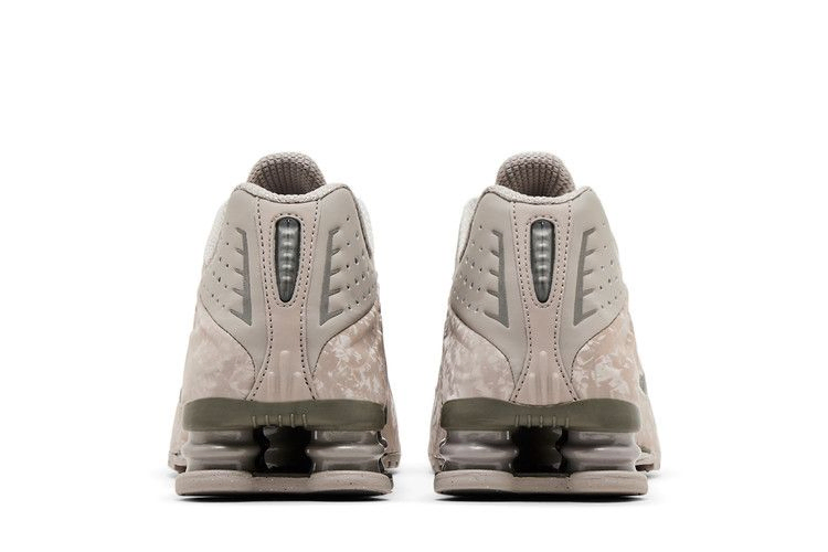 Кроссовки Nike Wmns Shox R4 'Flat Pewter Floral'