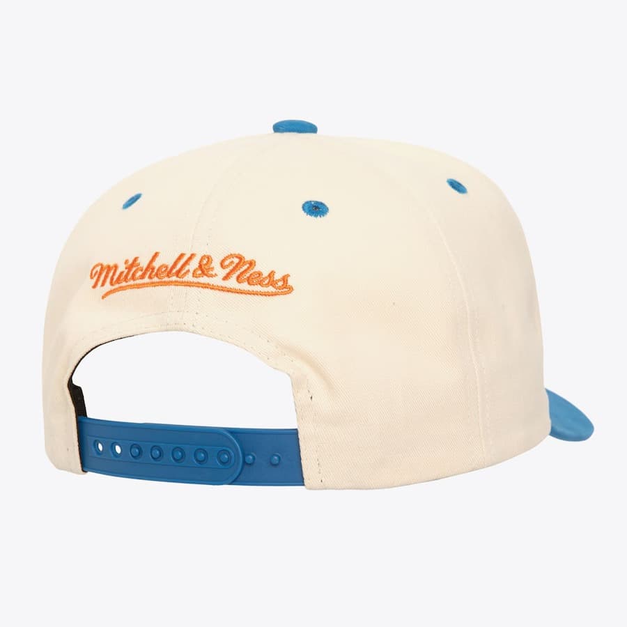 Mitchell-Ness-Cream-New-York-Knicks-Horizon-Pro-Crown-Snapback-Hat-1
