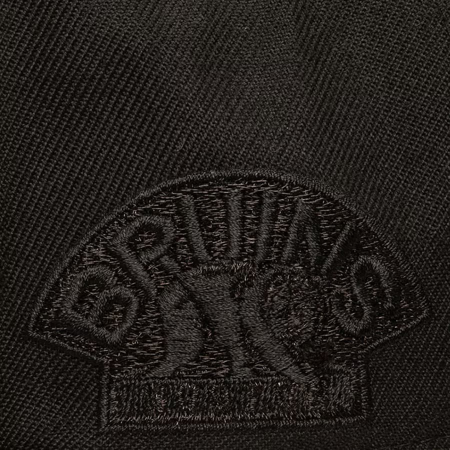 Mitchell-Ness-Black-Boston-Bruins-Pearl-Snapback-Hat-3