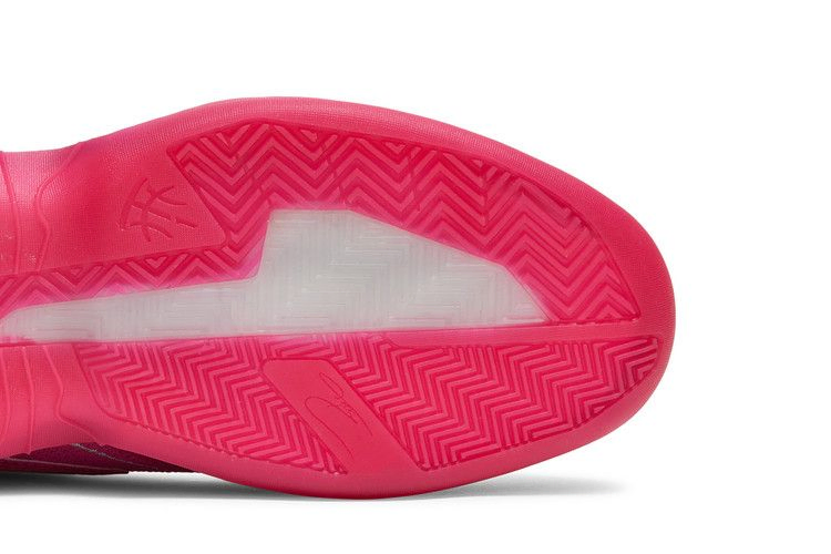t-mac-millennium-2-breast-cancer-awareness-fv8942_04