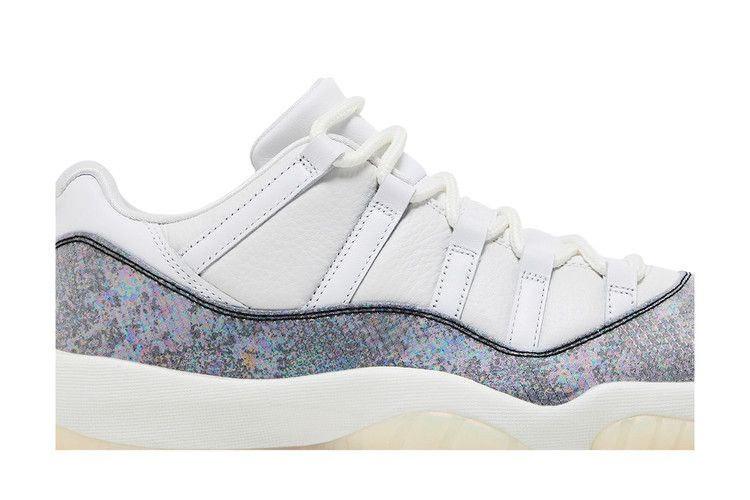 air-jordan-11-low-year-of-the-snake-hq7000-001_01