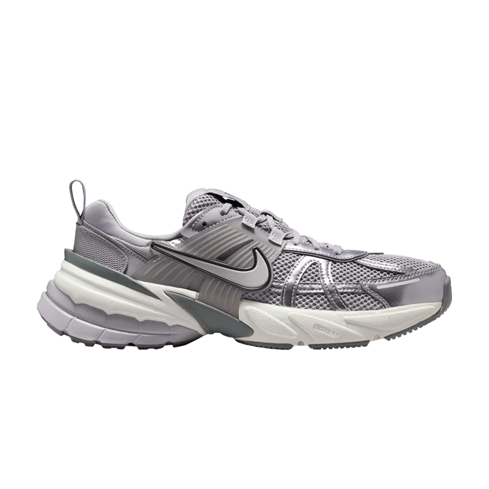 Krossovki-Nike-Wmns-V2K-Run-Cement-Grey