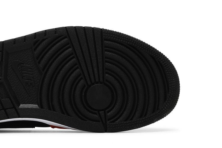 Кроссовки Air Jordan 1 Low SE 'Black Turf Orange'