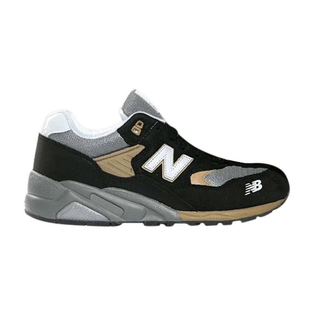 Krossovki-Burn-Rubber-x-New-Balance-MT580-White-Collar