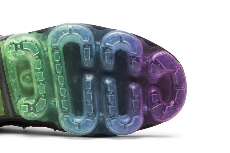 Кроссовки Nike Air VaporMax Plus 'Be True'