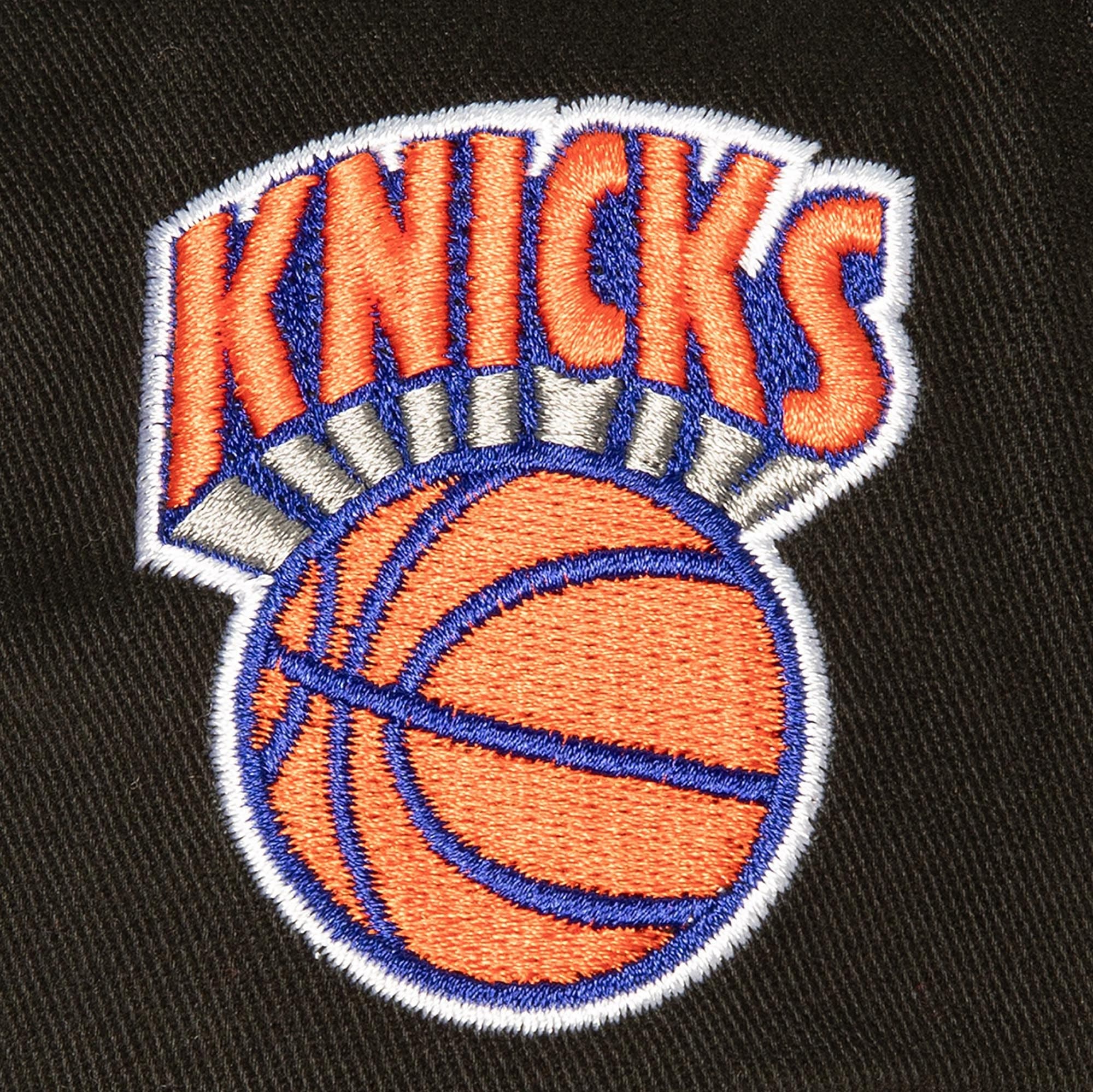 Mitchell-Ness-Brushed-Past-Ya-Pro-Snapback-HWC-New-York-Knicks-2