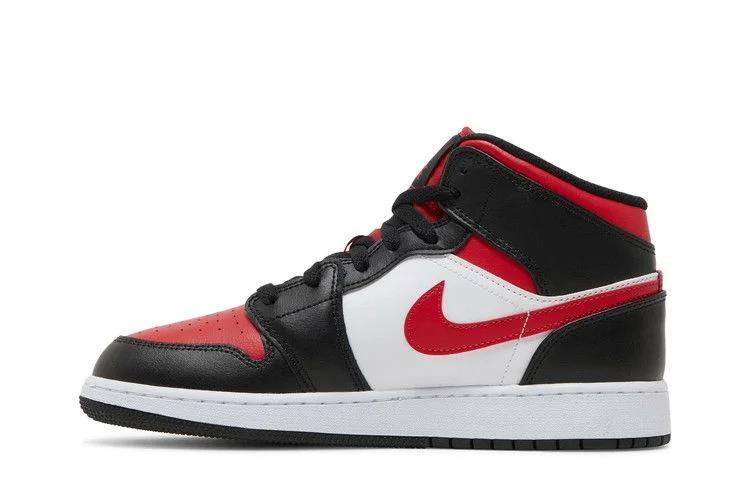 Krossovki-Air-Jordan-1-Mid-GS-Black-Fire-Red-2