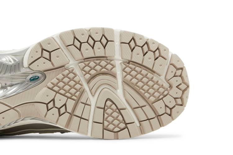 Кроссовки New Balance 1906R 'Silver Metallic Cream'
