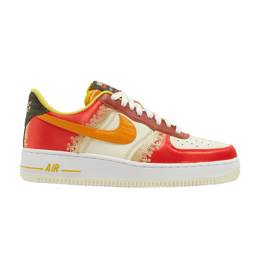 Krossovki-Nike-Wmns-Air-Force-1-07-LV8-Little-Accra