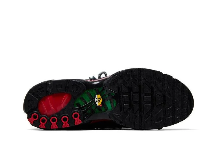 Кроссовки Homecoming x Nike Air Max Plus 'Black University Red Court Green'