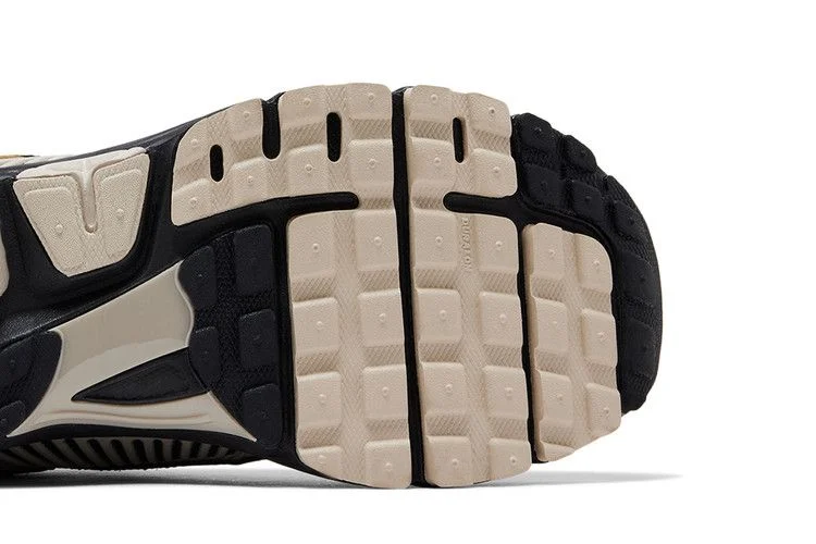 Кроссовки Nike Air Zoom Vomero 5 'Black Cream'