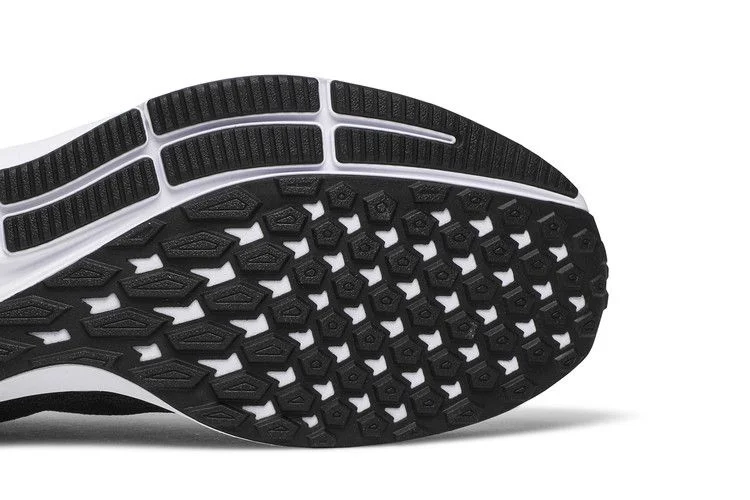 Krossovki-Nike-Air-Zoom-Pegasus-36-Black-4