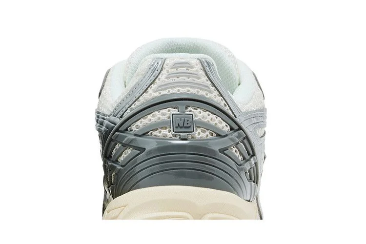 Кроссовки New Balance 1906R 'Grey Silver'