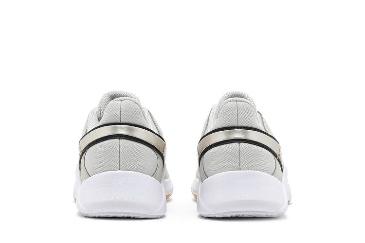 Кроссовки Nike Wmns Legend Essential 2 Premium 'Leopard'