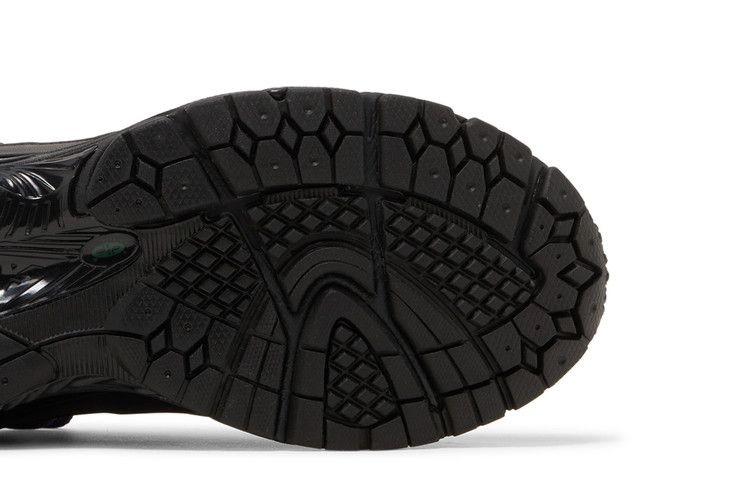 2002r-hiking-pack-black-m2002rwn_04