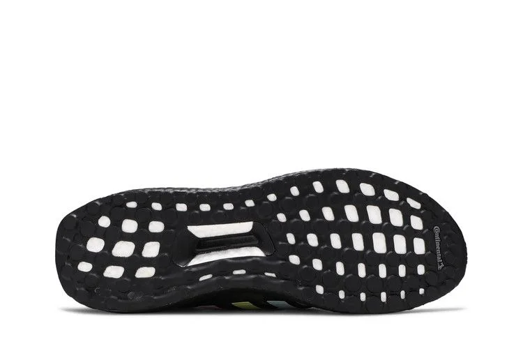 Кроссовки adidas UltraBoost 'Black Camo'