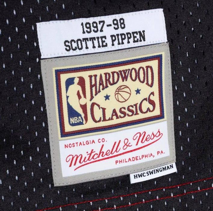 Баскетбольная джерси 1997-98 Chicago Bulls #33 Scottie Pippen Mitchell & Ness Split Red/Black Jersey