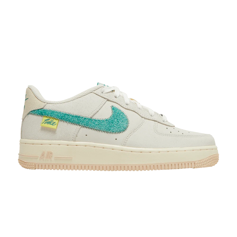 Krossovki-Nike-Air-Force-1-07-LV8-GS-Test-of-Time
