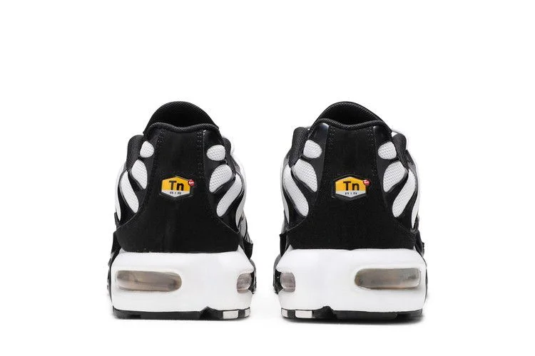 Кроссовки Nike Air Max Plus 'White Metallic Gold'