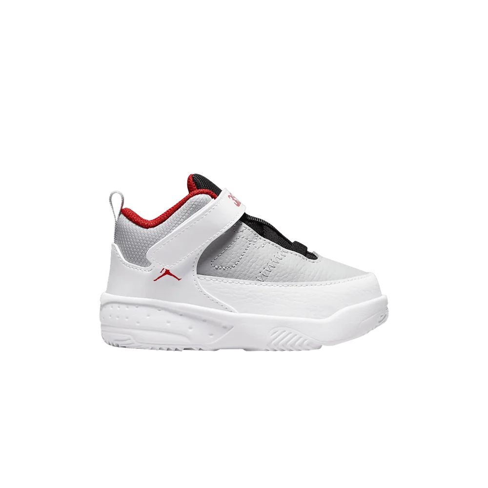Krossovki-Air-Jordan-Max-Aura-3-TD-White-University-Red