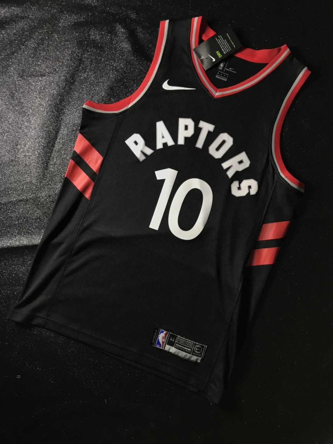 2017-18-DeMar-DeRozan-Toronto-Raptors-10-Statement-Black-1