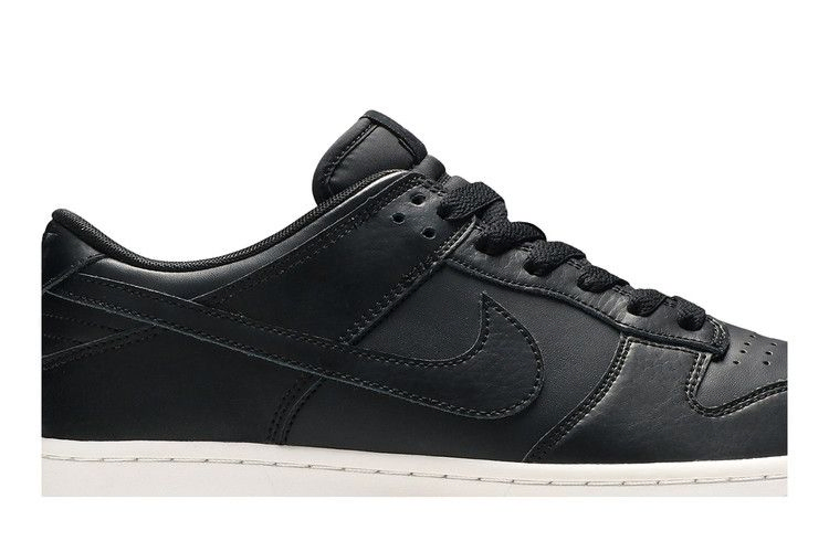 dunk-low-904234-003_01