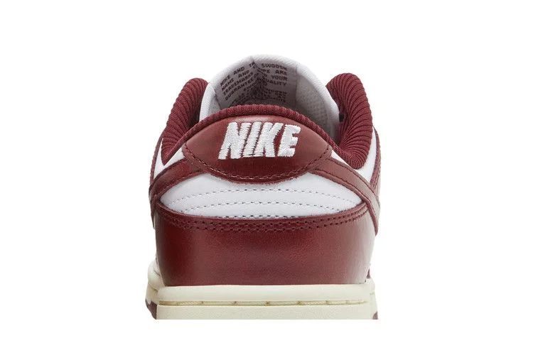 Кроссовки Nike Wmns Dunk Low Premium 'Vintage Red'