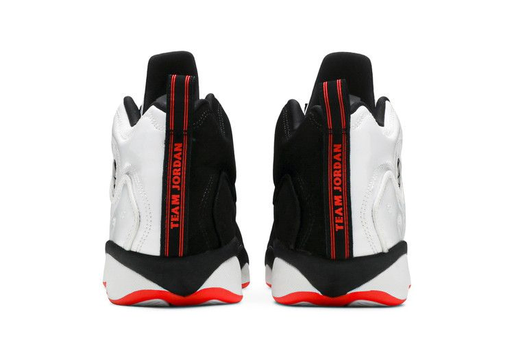 jordan-jumpman-team-2-gs-white-black-820273-106_05