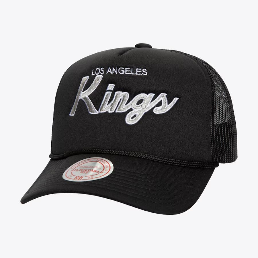 Бейсболка Mitchell & Ness Black Los Angeles Kings Vintage Script Trucker Adjustable Hat