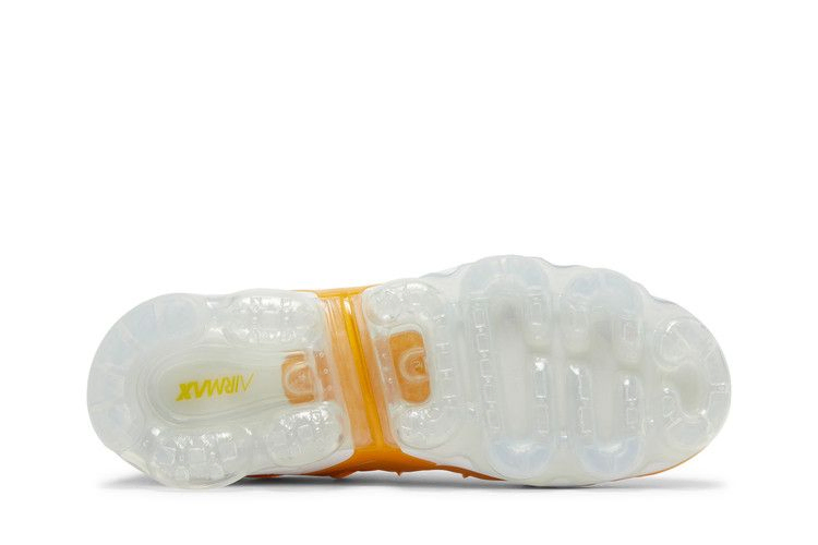 wmns-air-vapormax-plus-go-the-extra-smile-do5874-700_03
