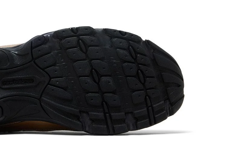 Кроссовки New Balance 740v2 'Black Castlerock Gold'