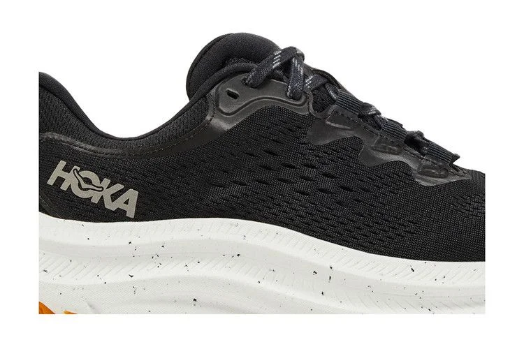 Krossovki-HOKA-Wmns-Kawana-2-Black-White-1