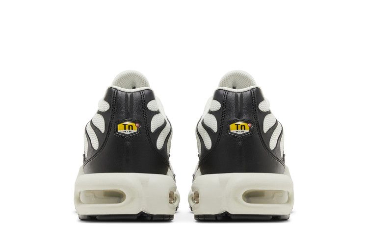 Кроссовки Nike Air Max Plus Essential 'Panda'
