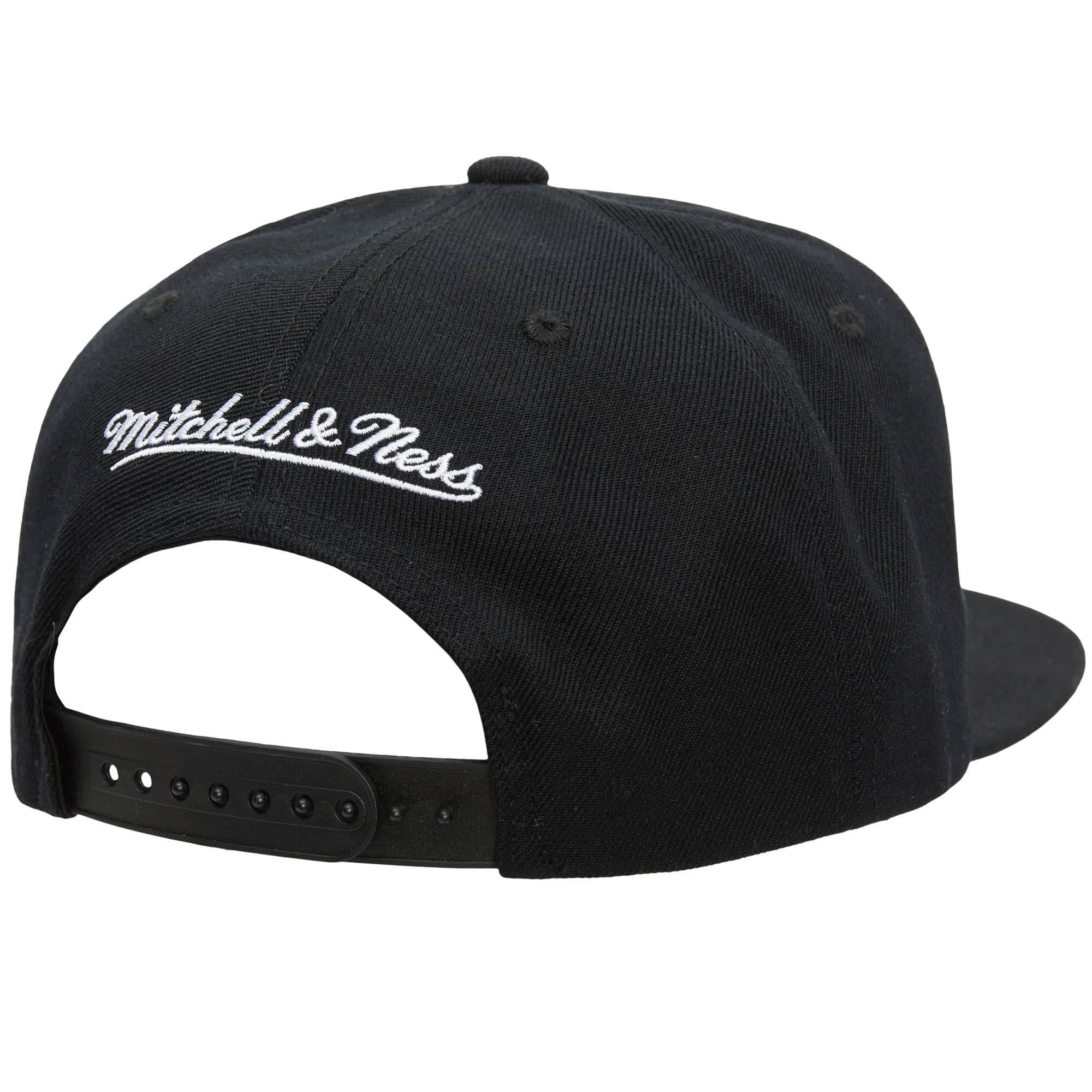 Бейсболка Mitchell & Ness Champs Snapback HWC Miami Heat Hat
