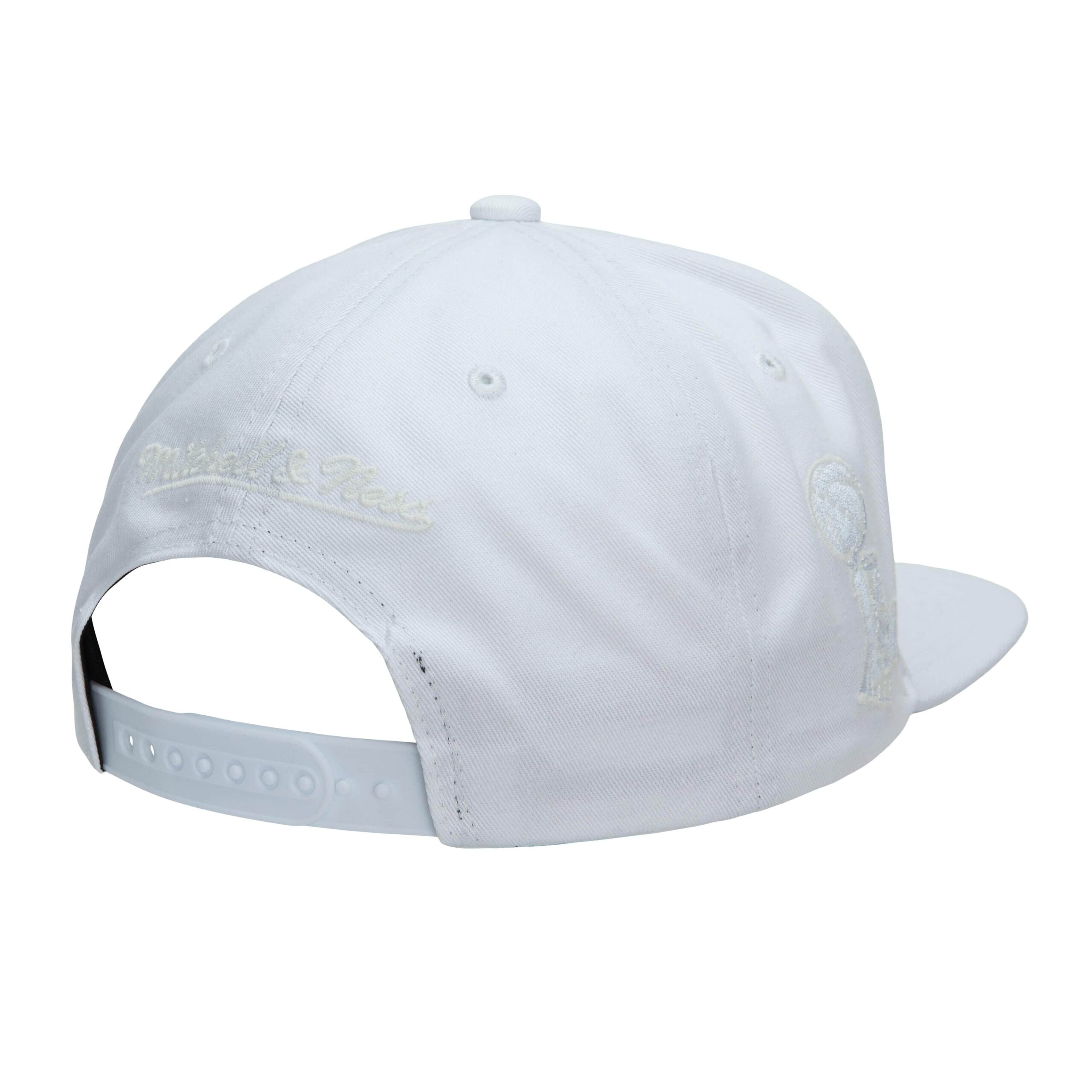 Mitchell-Ness-UV-Reactive-Snapback-HWC-Dallas-Mavericks-Hat-2-scaled