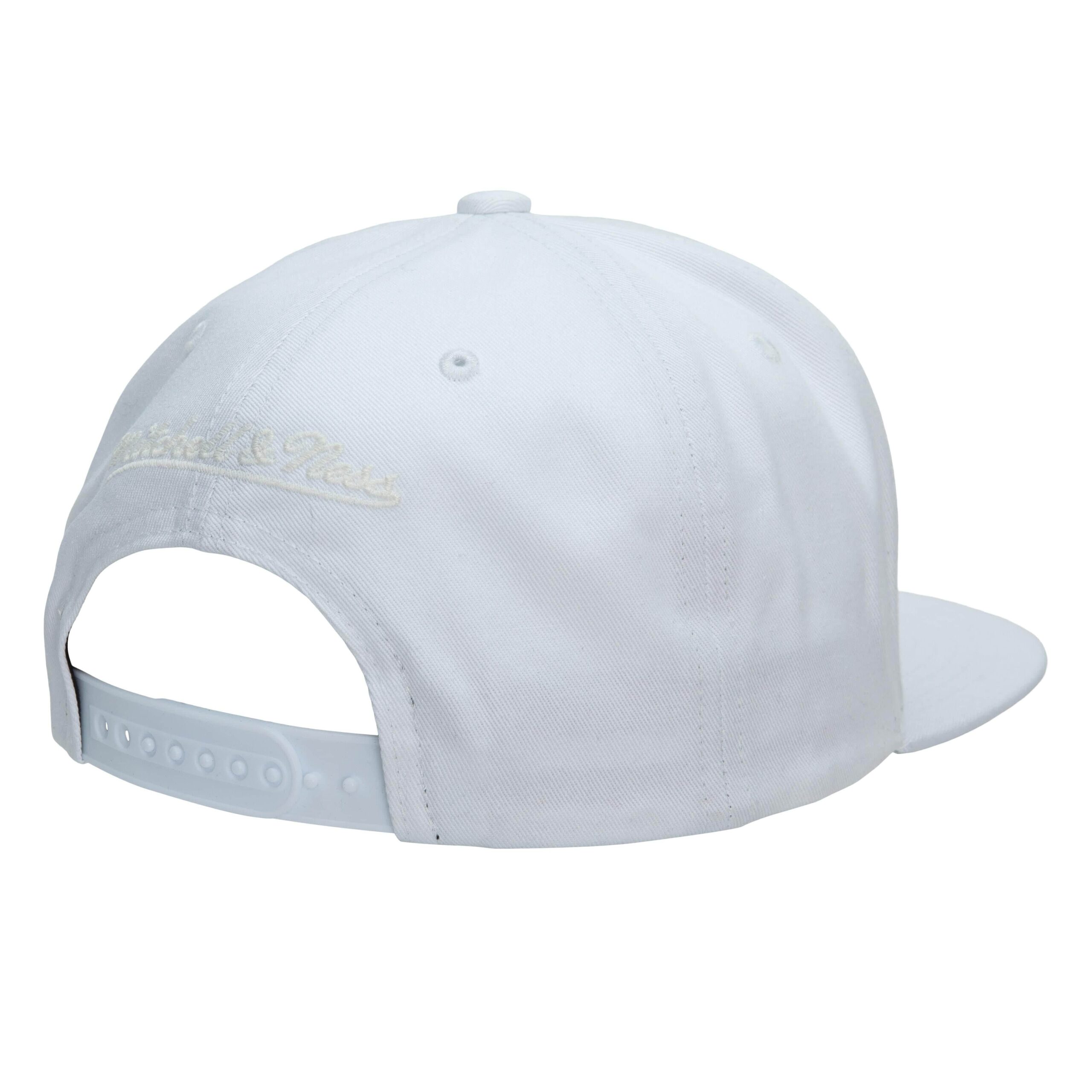 Mitchell-Ness-UV-Reactive-Snapback-HWC-Charlotte-Hornets-Hat-2-scaled