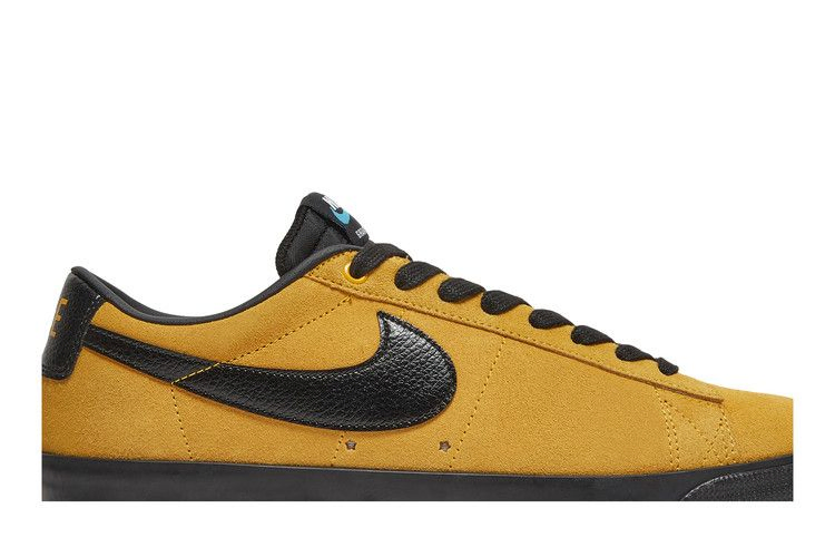 blazer-low-gt-sb-sting-with-a-bumblebee-704939-700_01