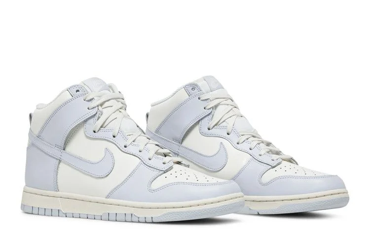 Krossovki-Nike-Wmns-Dunk-High-Football-Grey-7