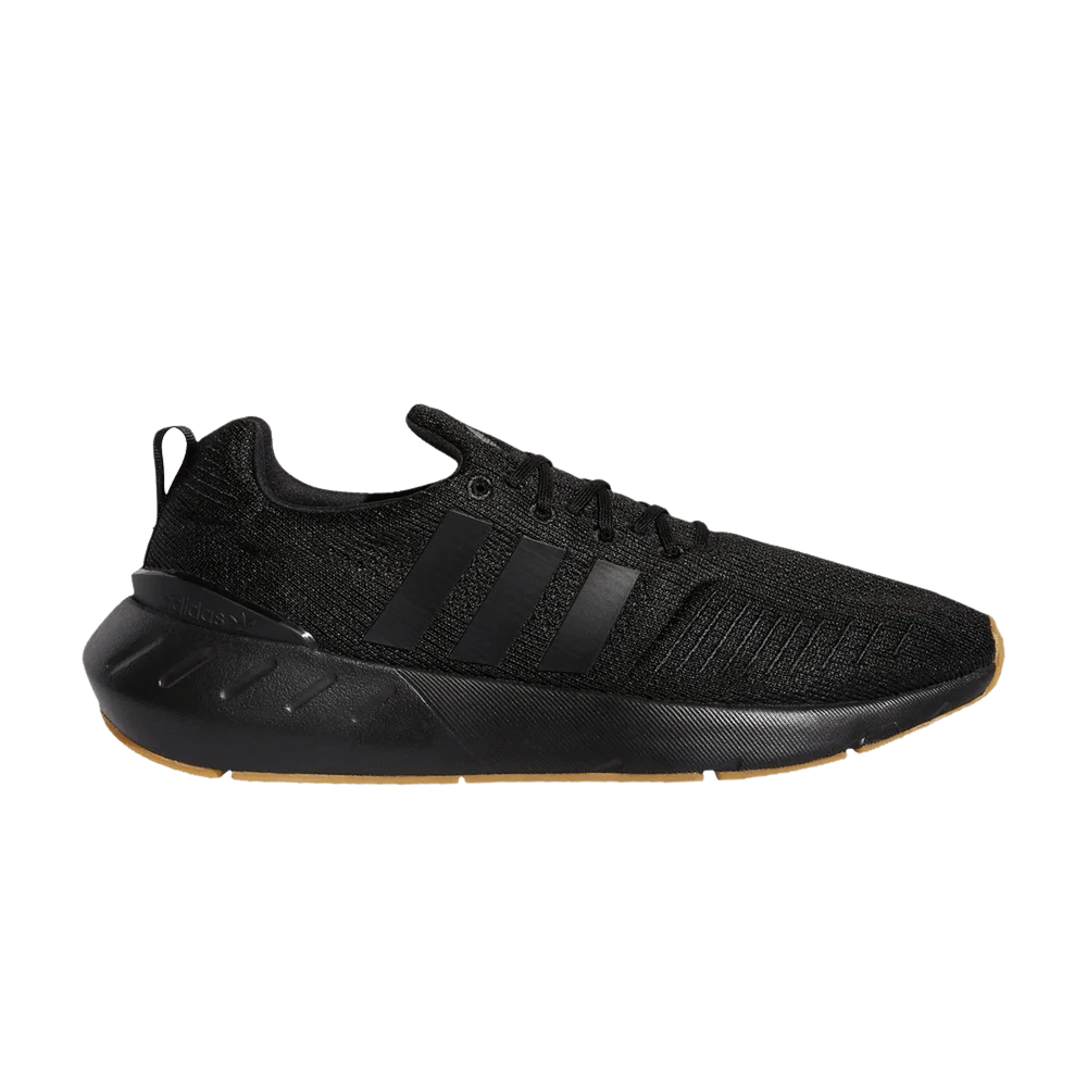 Krossovki-adidas-Swift-Run-22-Black-Gum